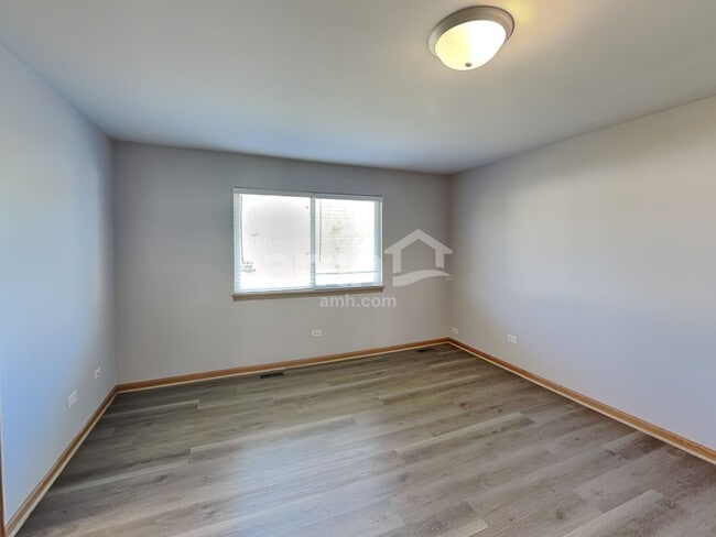 Building Photo - 2438 Foxtail Ct