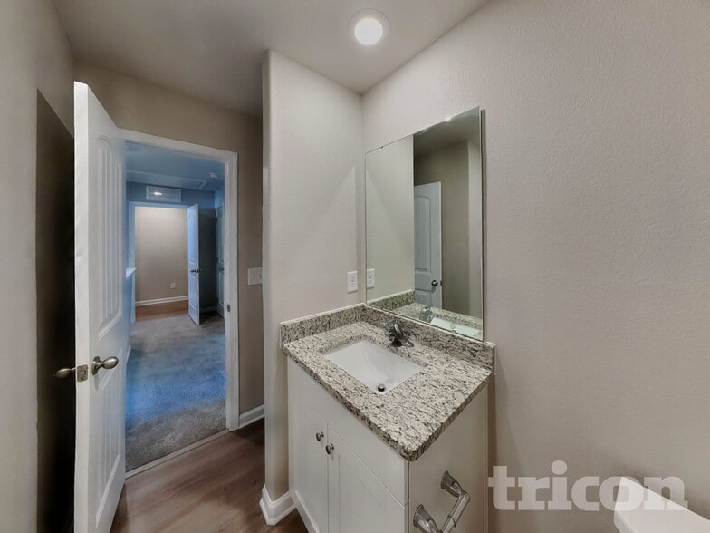 Building Photo - 294 Coleshill Rd