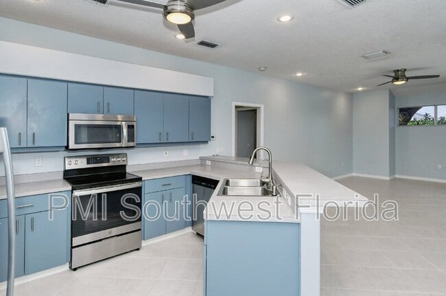 Building Photo - 607 Oak River Ct