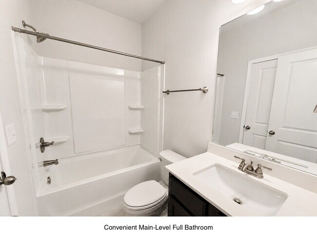 Building Photo - Spacious 4BR/3BA Home with First Floor Suite &  Loft