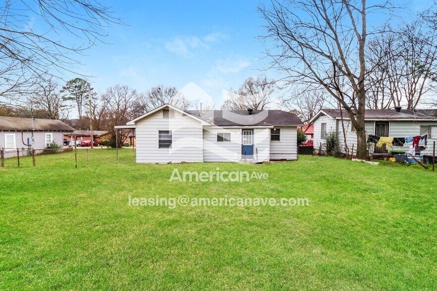 Building Photo - 3716 Sycamore St