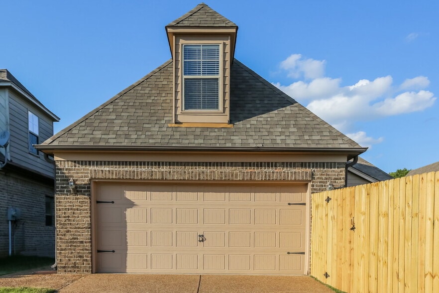 Building Photo - 6219 Arlington Ln