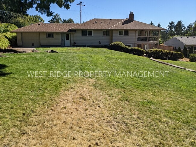 Building Photo - 4625 SW Pendleton St