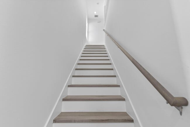 Building Photo - 5208 Laura Koppe Rd