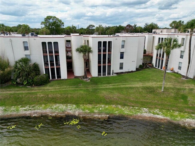 Building Photo - 524 Orange Dr