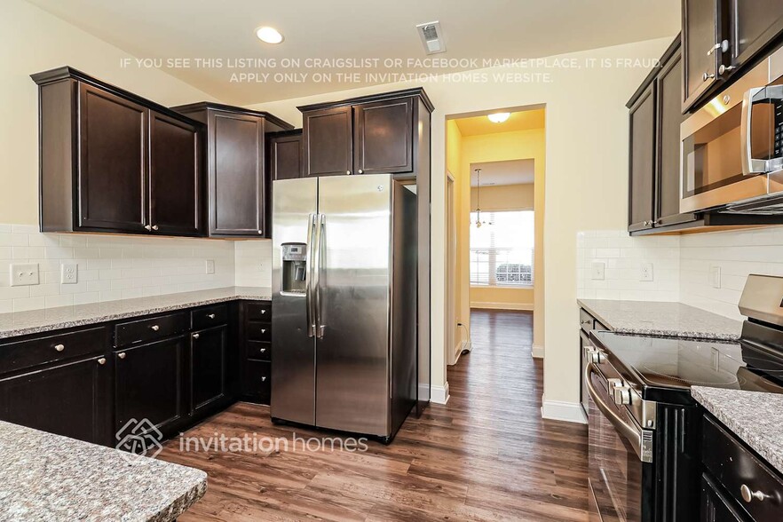 Building Photo - 9849 Maywine Cir