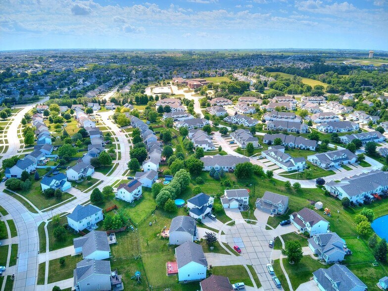Building Photo - 15222 Aurora Cir