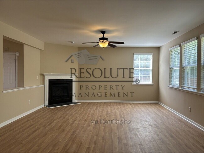Building Photo - 4 Spicewood Ct