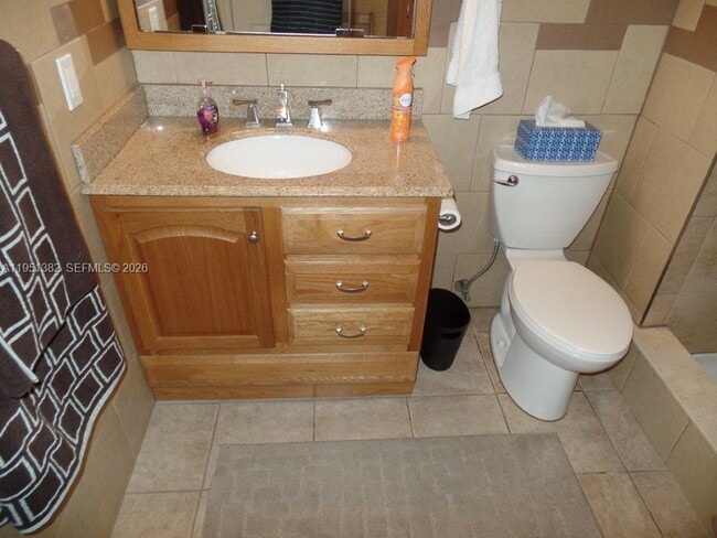 Building Photo - 280 Racquet Club Rd