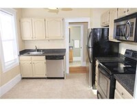 Building Photo - 3 Bd 1 Bath on Quiet St in Dedham with Off...