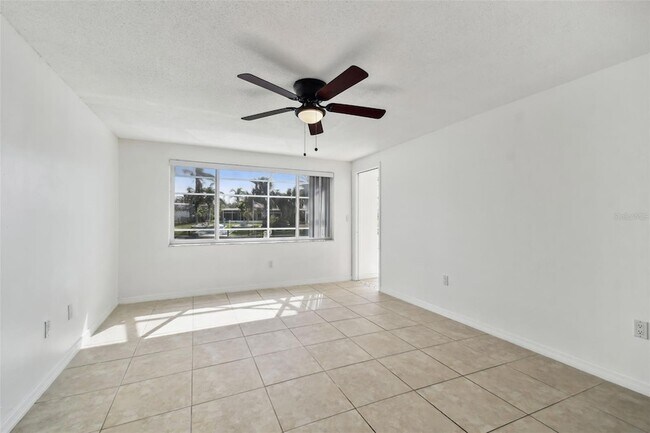 Building Photo - 3248 Rock Valley Dr