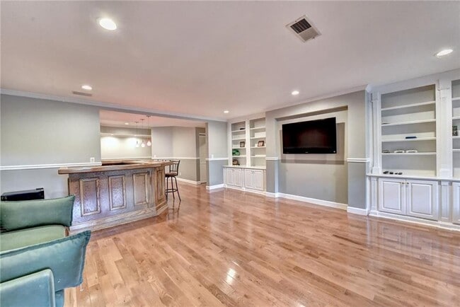 Building Photo - 645 Falls Bay Ct