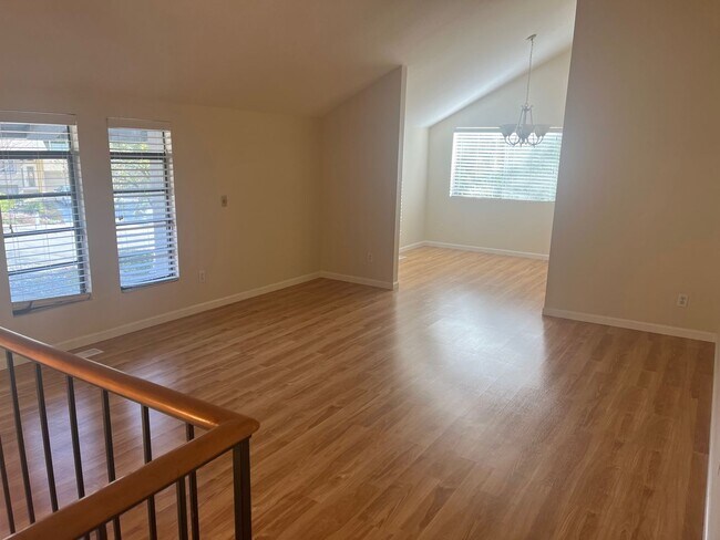 Building Photo - Tri-level 4 bedroom 3 bathroom Rincon Vall...