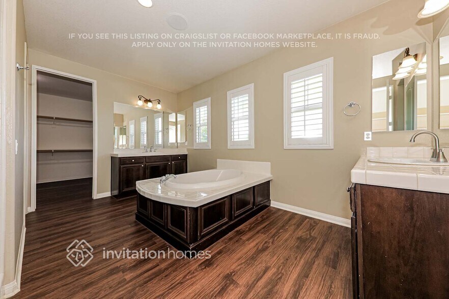 Building Photo - 30262 Trois Valley St