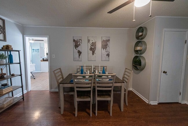 Building Photo - 9108 Peach Tree Ln