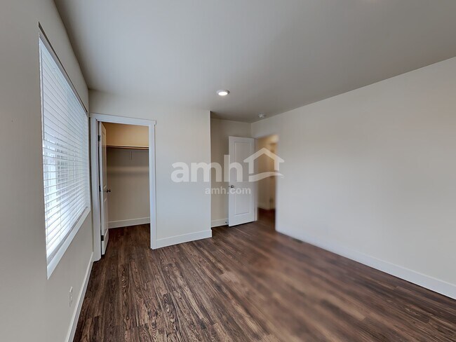 Building Photo - 19220 16th Ave Ct E