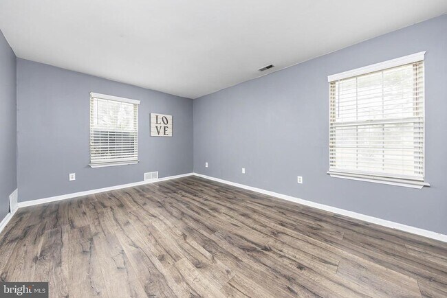 Building Photo - 43 Dover Ct