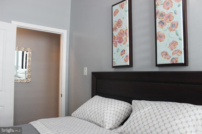 Building Photo - 5923 N Broad St