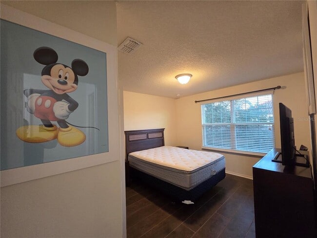 Building Photo - 11842 Silverlake Park Dr