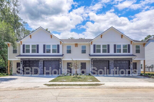 Primary Photo - 9031 E 85th Pl