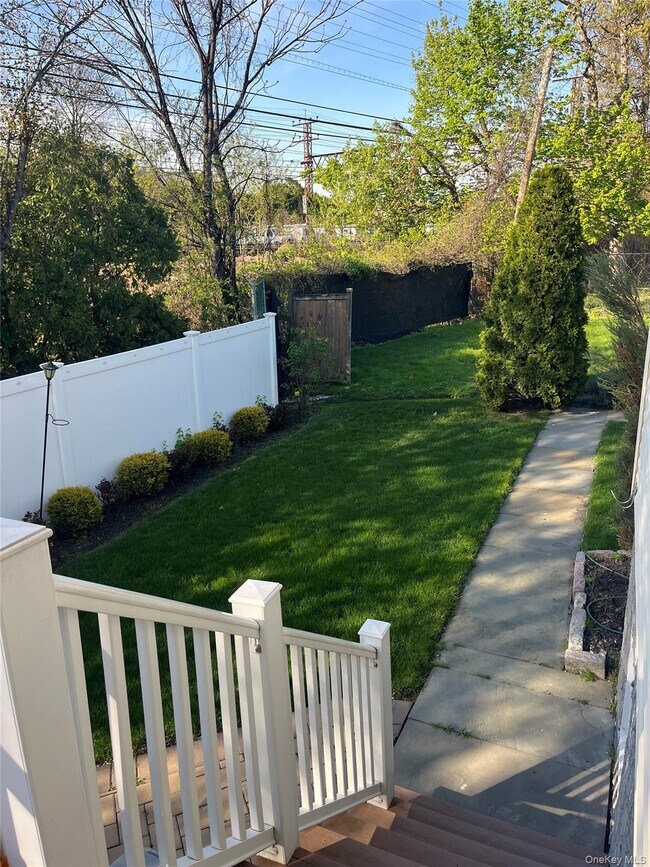 Building Photo - 6-8 Marion Ave