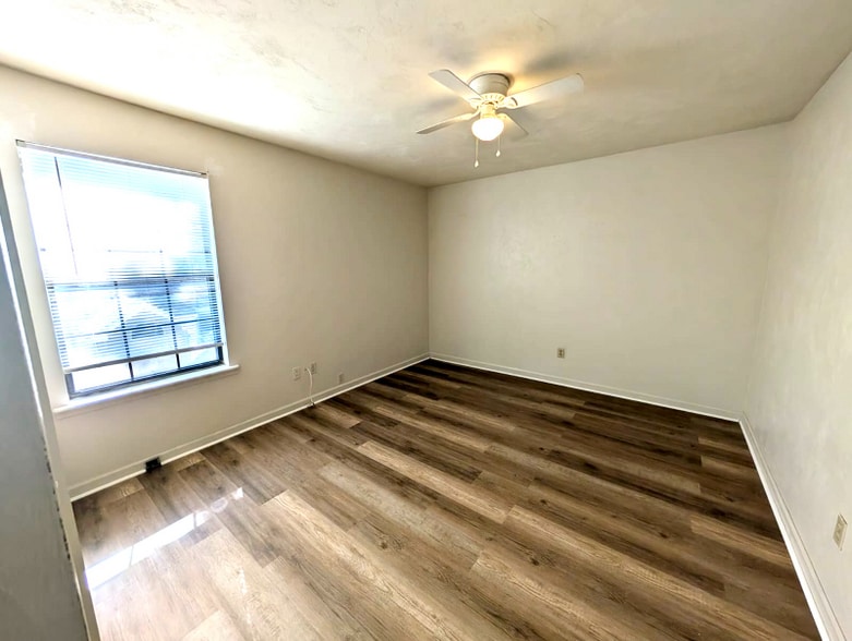 Building Photo - 1736 Augustine Pl