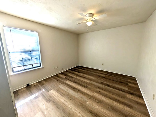 Building Photo - 1736 Augustine Pl