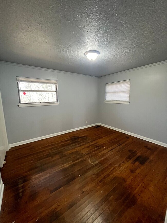 Building Photo - 18 Rosemont Dr