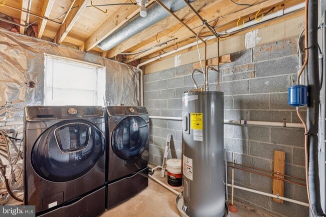 Building Photo - 1581 Woodcrest Dr