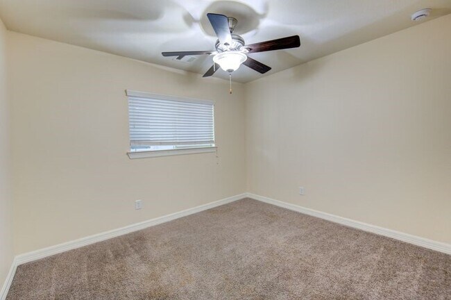 Building Photo - 10014 Spring Shadows Park Cir