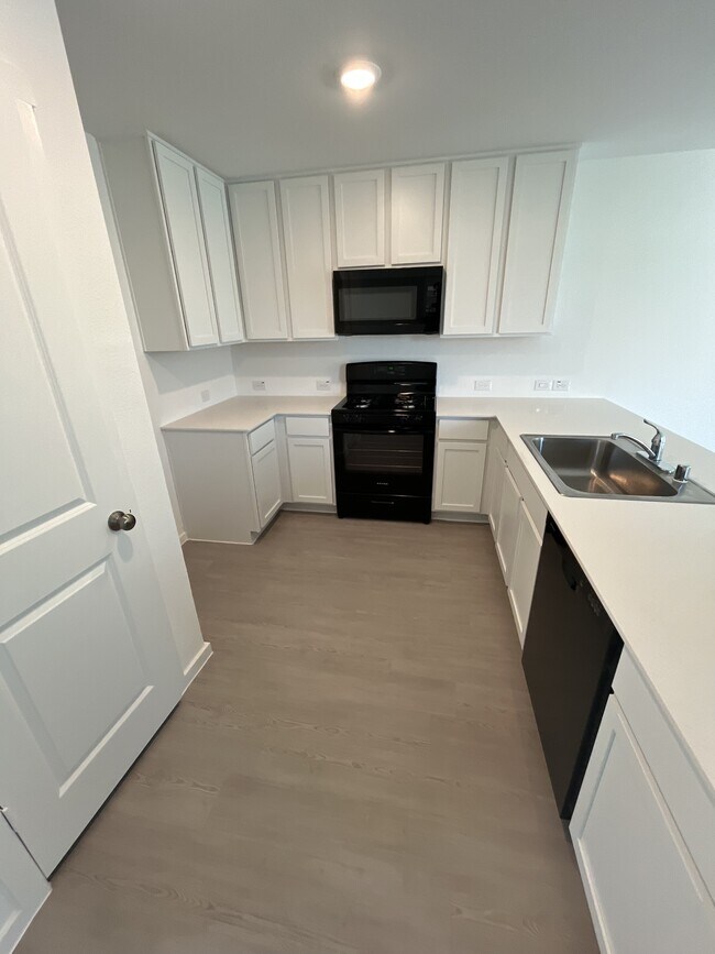 Building Photo - 1223 Falcon Hts Dr