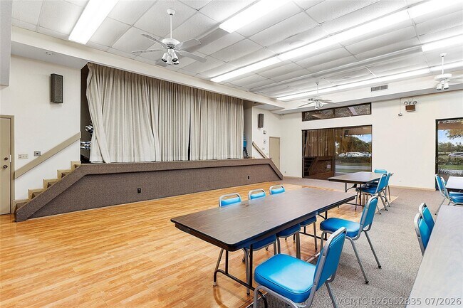 Building Photo - 4550 NW 18th Ave