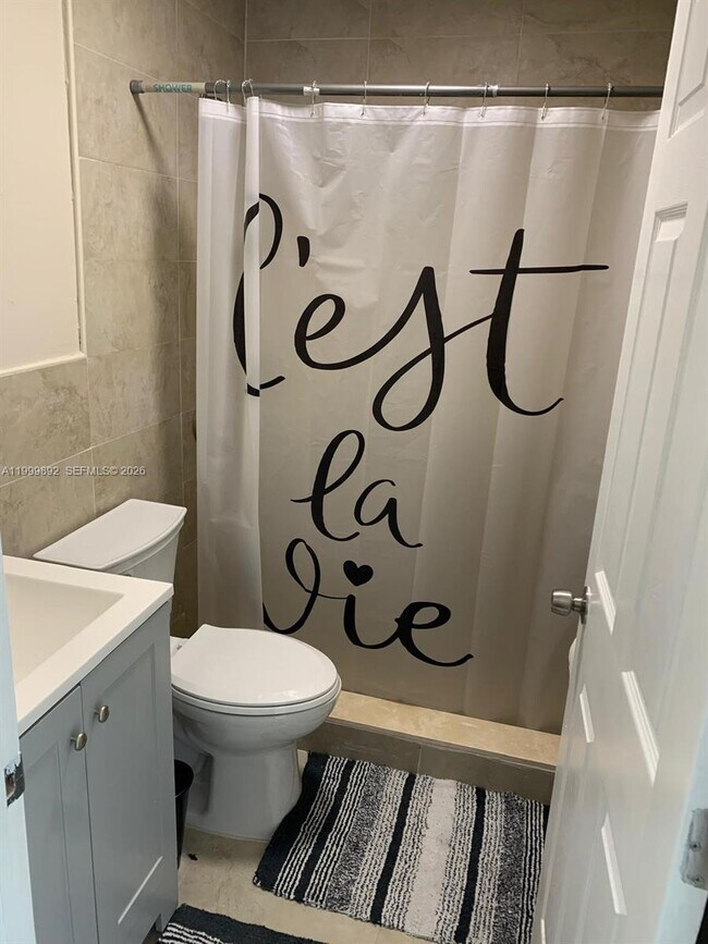 Building Photo - 19121 NE Miami Ct