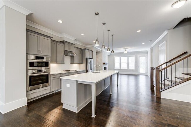 Building Photo - 4304 Walsh Dr