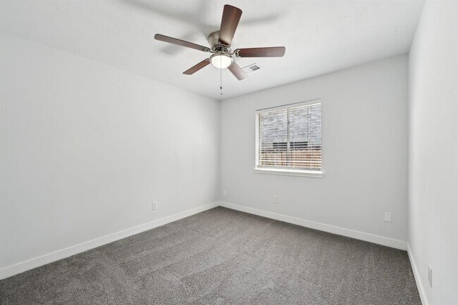 Building Photo - 2707 Shawna Lyn Dr