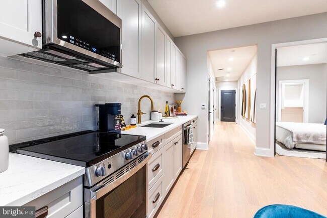 Building Photo - 200S Broad St