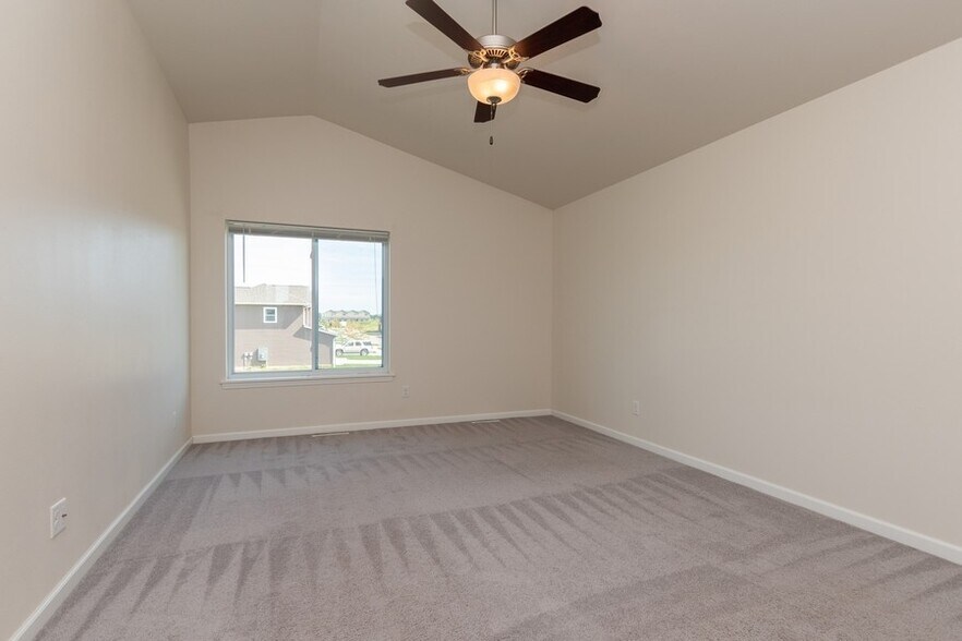 Building Photo - 1139 Lily Ln