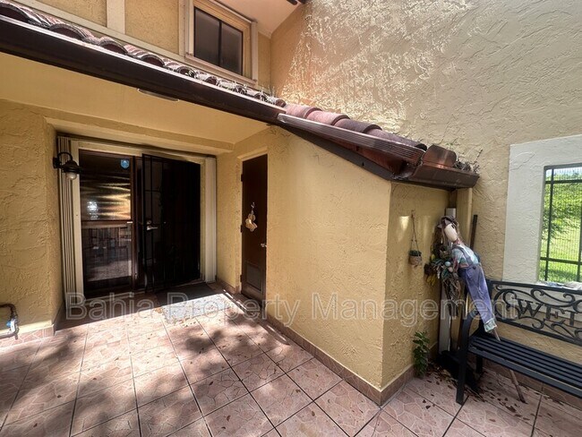 Building Photo - 3730 Alcantara Ave