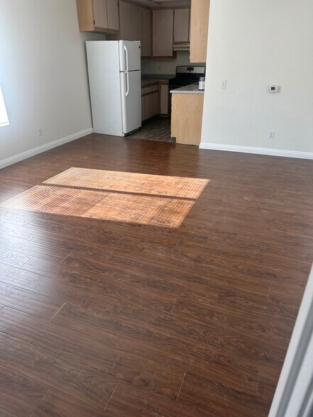 Building Photo - 13112 Hadley St