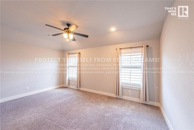 Building Photo - 533 Brinley St