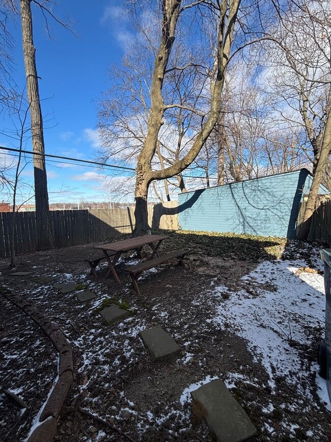 Building Photo - Middlehurst1741