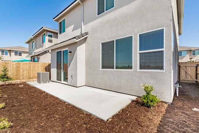 Building Photo - Gorgeous 3-Bedroom, 2.5-Bath Two-Story Hom...