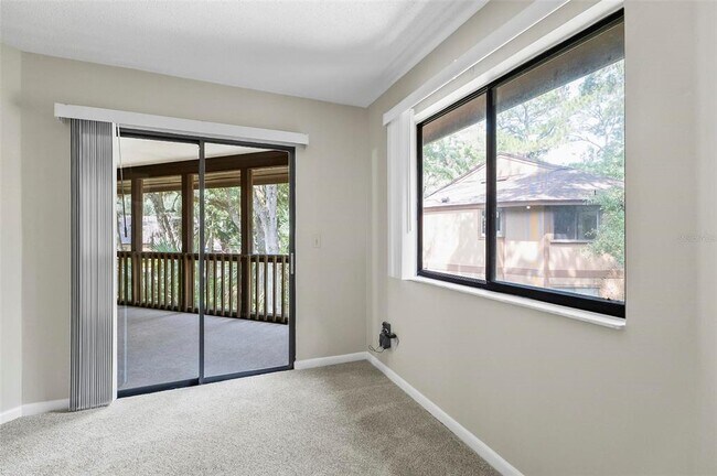 Building Photo - 14 Oakmont Ct