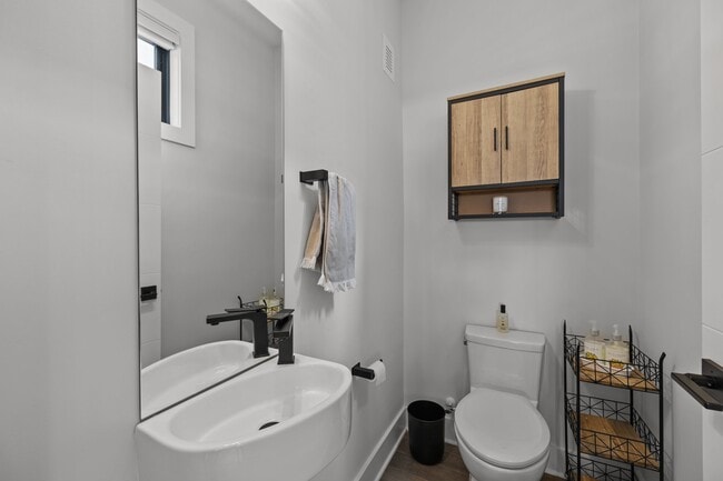Building Photo - 1207 Minter Pl