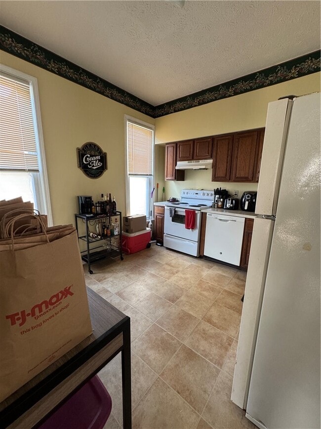 Building Photo - 70 Alexander St