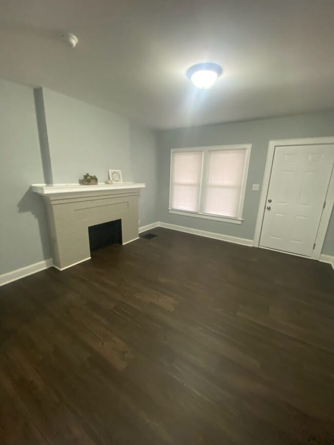 Building Photo - 834 Siebert St