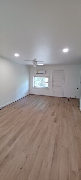 Building Photo - 3918 Dorsey Ave