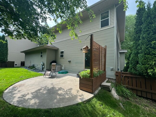 Building Photo - 3 bed / 3 bath House in Deforest!