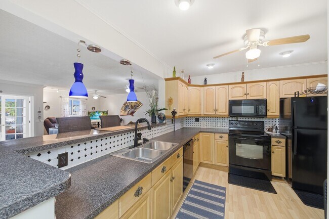 Building Photo - 4851 NW 21st St