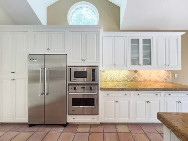 Building Photo - Gorgeous three bedroom North Napa home wit...